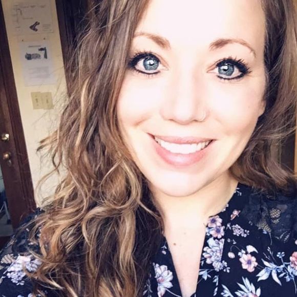 Meet your Posher, Amanda - Picture 1 of 1